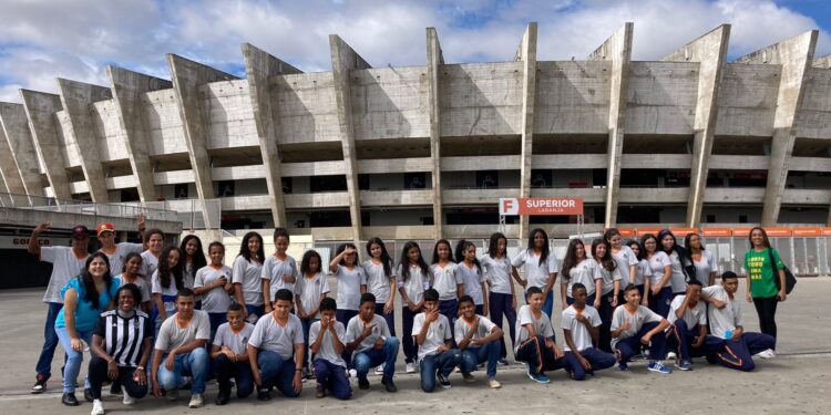 Estudantes visitam Mineirão e se encantam pelo templo do futebol mineiro