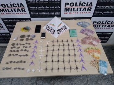 PM apreende mais de 200 pinos de cocaína e 42 buchas de maconha