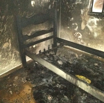 Criança brinca com isqueiro e causa incêndio em casa