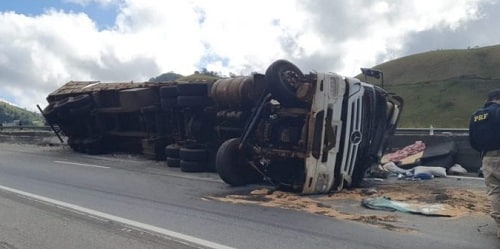 Caminhoneiro perde a vida em acidente na BR-040