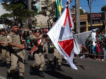 Descidas em blocos devem encurtar tempo de desfile de 7 de Setembro em Lafaiete