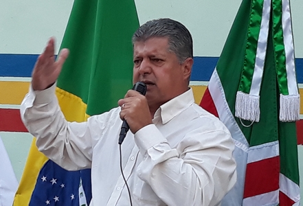 No aniversário de Lafaiete, prefeito cumprimenta antecessores e nega motivação eleitoral para obras