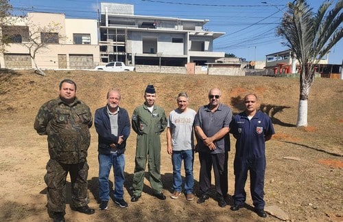 Avião caça F-5 será instalado em praça de Carandaí