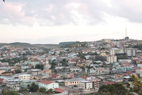 Carandaí discute reforço à segurança com câmeras do projeto Olho Vivo