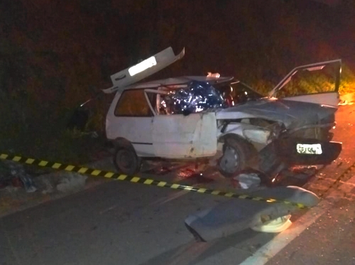 Mulher morre e três pessoas ficam gravemente feridas em acidente com condutor inabilitado e embriagado