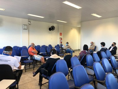 Prefeitura e entidades alinham normas de segurança para bares e restaurantes