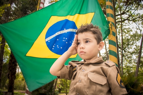 PM realiza desejo de criança e comparece em sua festa de aniversário