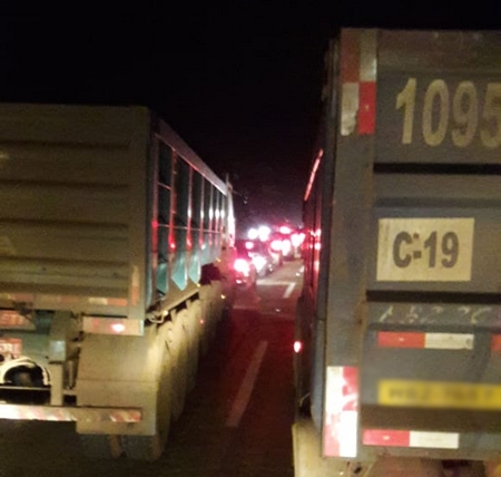 Acidente deixa trânsito parado na BR 040