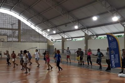 Aula prática da UNINTER mobiliza alunos da região