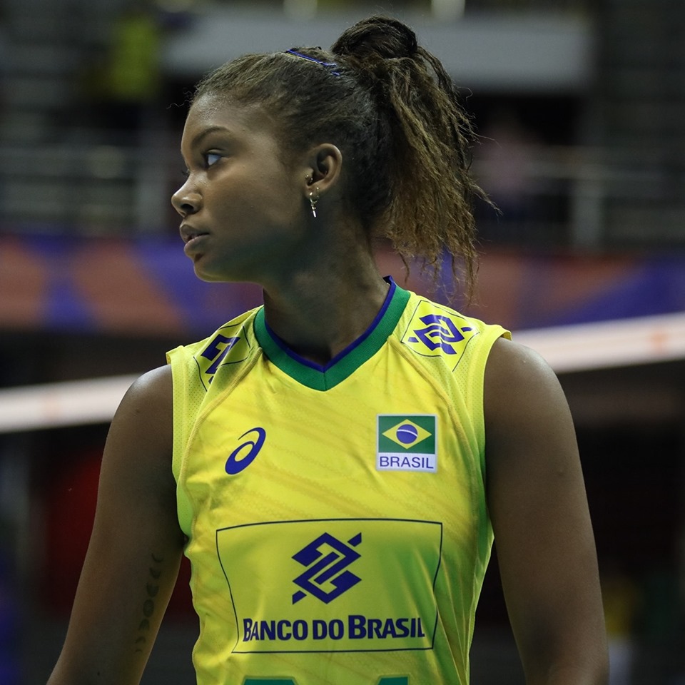 Lafaietense é campeã com seleção brasileira de vôlei e eleita a melhor da competição Sul-Americana