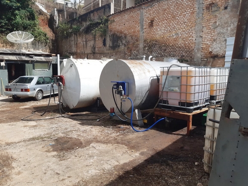 Comerciante é preso por armazenamento irregular de combustível e bombeiros interditam tanques