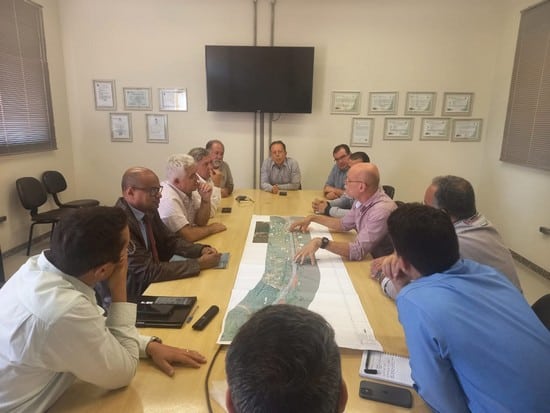 Prefeitos discutem com mineradora projeto do trevo de Moeda
