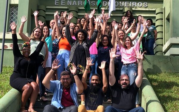 Recepção diferenciada surpreende professores da Escola Estadual Narciso de Queirós