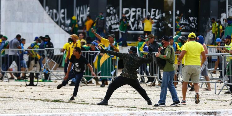 O Golpismo Bolsonarista em ataque ao Brasil