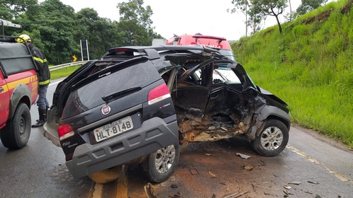 Homem morre em acidente entre Palio e EcoSport