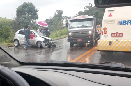 Locutora sofre acidente na BR 040