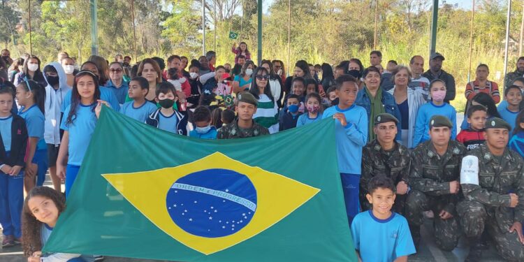 TG e estudantes participam de momento cívico alusivo ao Bicentenário da Independência