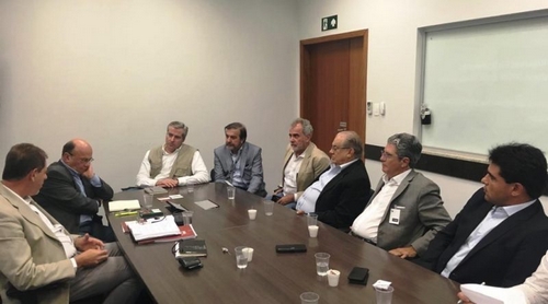 Prefeitos reivindicam segurança e manutenção de empregos em reunião com governador e Vale