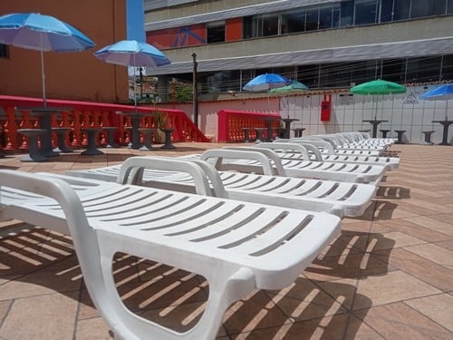 Temperatura sobe e Clube Atlanta vira opção de lazer para muitos