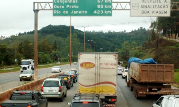Legislativo lafaietense pede informações sobre relicitação da 040