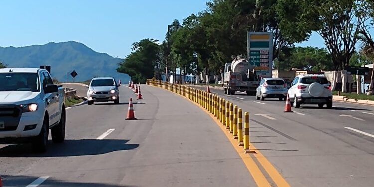 Sem mureta: concessionária instala demarcadores de pista na BR 040