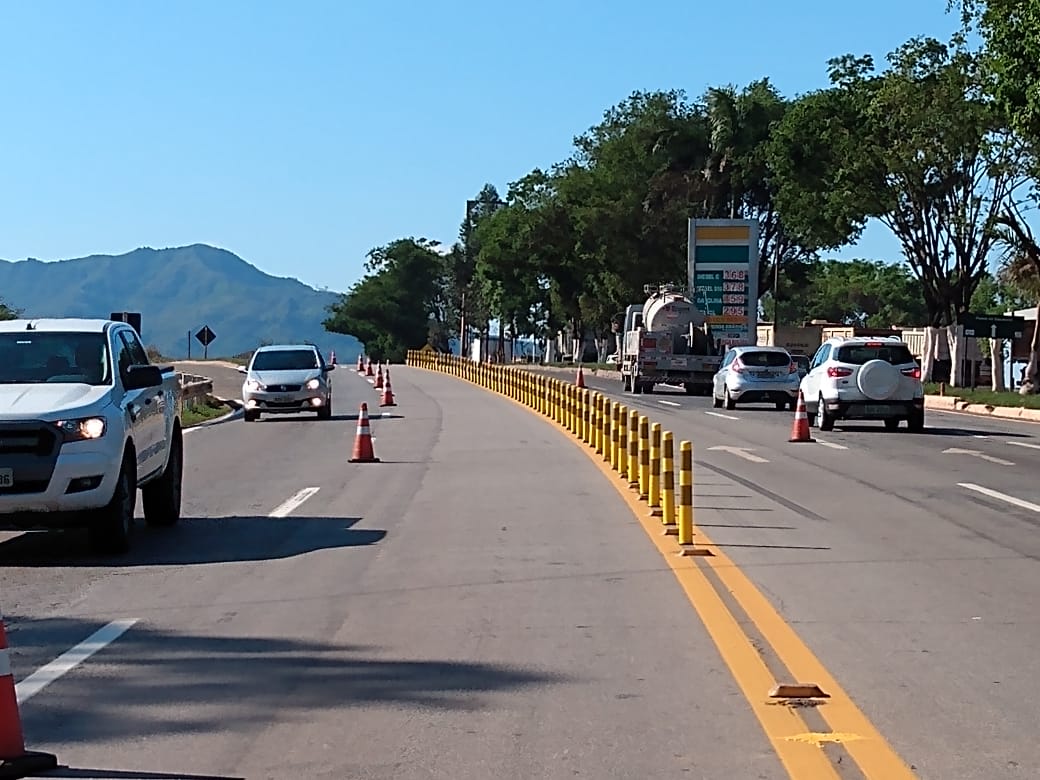 Sem mureta: concessionária instala demarcadores de pista na BR 040