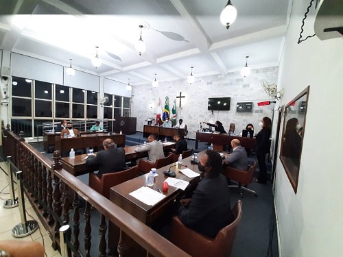 Câmara aprova Moção de Repúdio contra deputado que criticou fala de vereador sobre animais nas ruas