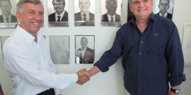 Hélio Campos, prefeito de Ouro Branco,  é eleito presidente da Amalpa