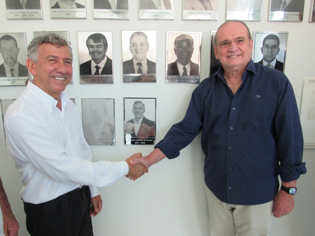 Hélio Campos, prefeito de Ouro Branco,  é eleito presidente da Amalpa