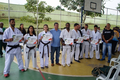 Atletas de artes marciais são homenageados em Lafaiete