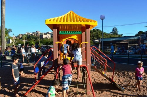 Crianças de Congonhas ganham mais espaço para brincadeiras e lazer