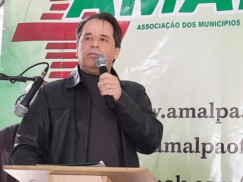 Prefeitos trocam experiências e discutem pauta em comum em encontro regional