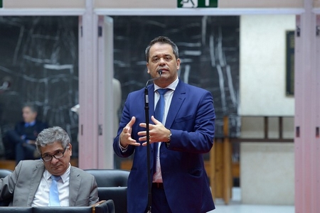 Glaycon Franco questiona presidente da CEMIG sobre benefícios para hospitais filantrópicos