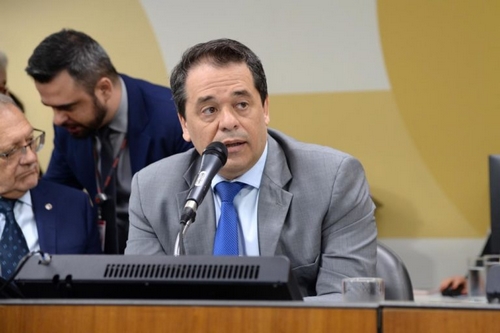 Glaycon Franco pede novos esclarecimentos sobre enfrentamento ao novo coronavírus em Minas