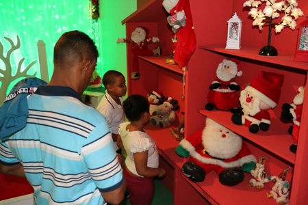 Natal Luz de Congonhas atrai crianças e adultos