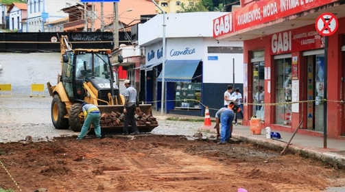 Obra muda trânsito no centro de Congonhas por 8 meses