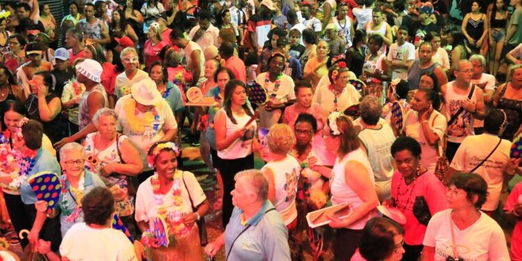 Programação desta terça-feira de Carnaval na região