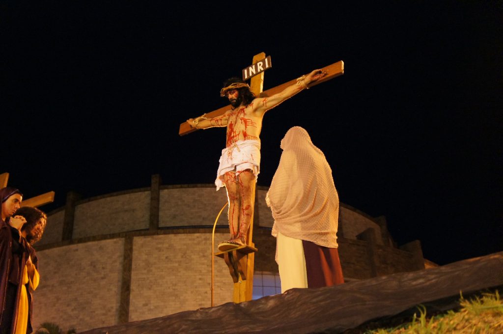 Paixão de Cristo da Matriz será encenada por 100 atores e figurantes em Lafaiete