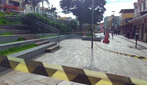 Prefeitura restringe acesso à praça para evitar aglomerações