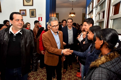 Governador Zema visita hospital em Barbacena