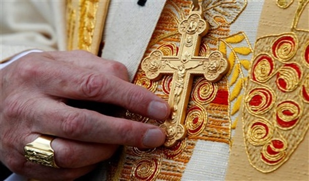 Arquidiocese comunica transferências de padres na região