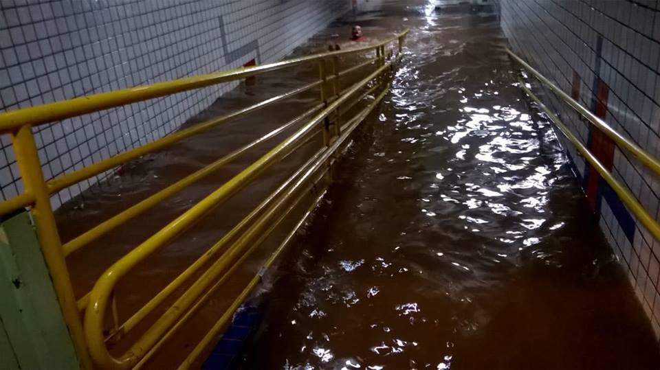 Temporal em Lafaiete causa alagamentos e derruba muro da MRS