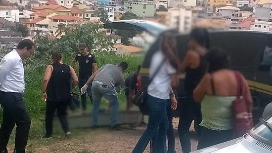 Homem é encontrado morto perto da delegacia de Lafaiete