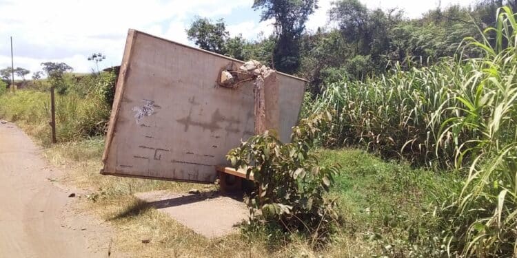 Moradores de Congonhas denunciam estado da MG 030