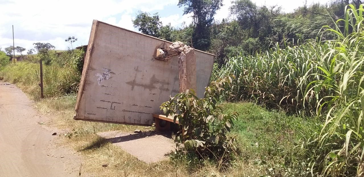 Moradores de Congonhas denunciam estado da MG 030