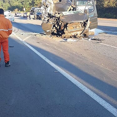 Acidente na MG 383 deixa três vítimas feridas