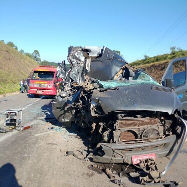 Identificada vítima fatal de acidente na MG-383, outras 15 pessoas ficaram feridas