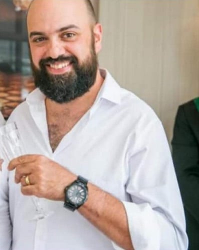 Vice-prefeito renuncia a cargo para continuar atuando como médico