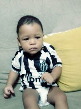 Família faz vaquinha para que criança não perca a capacidade de andar