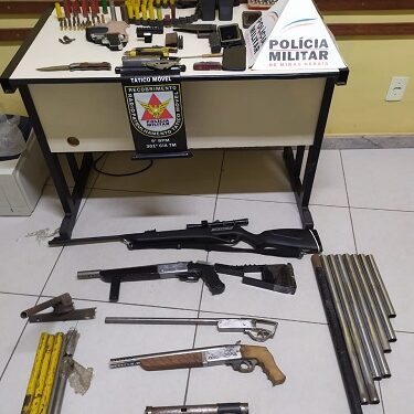Homem é preso suspeito de fabricar armas para venda